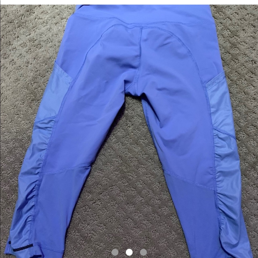 Light purple lululemon cropped leggings - Picture 2 of 3